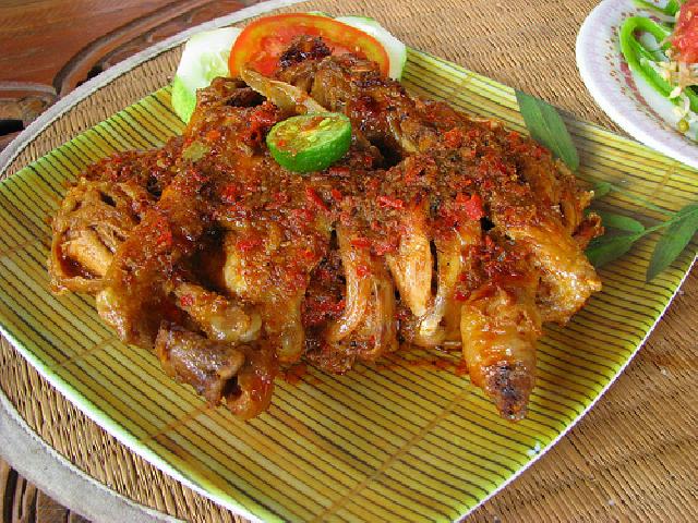 Detail Gambar Ayam Betutu Goreng Nomer 21