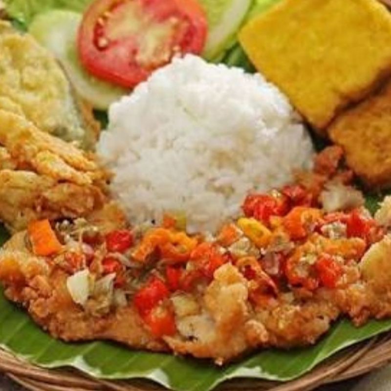 Gambar Ayam Geprek Komplit - KibrisPDR