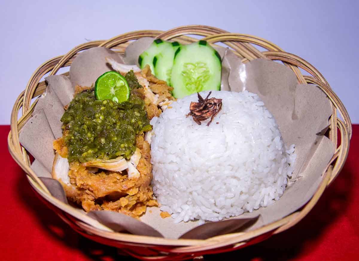 Gambar Ayam Geprek Sambal Ijo 56 Koleksi Gambar