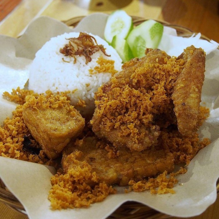 Detail Gambar Ayam Goreng Kremes Nomer 28