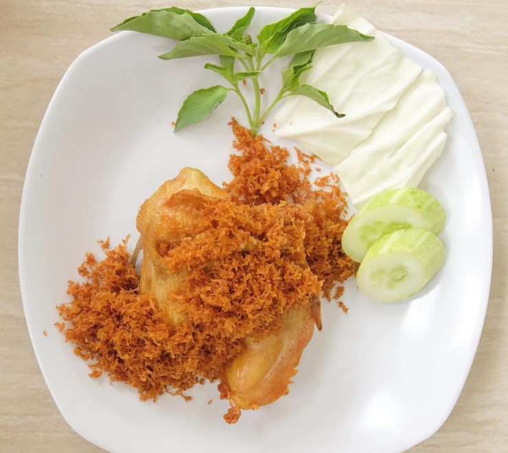 Detail Gambar Ayam Goreng Serundeng Nomer 42