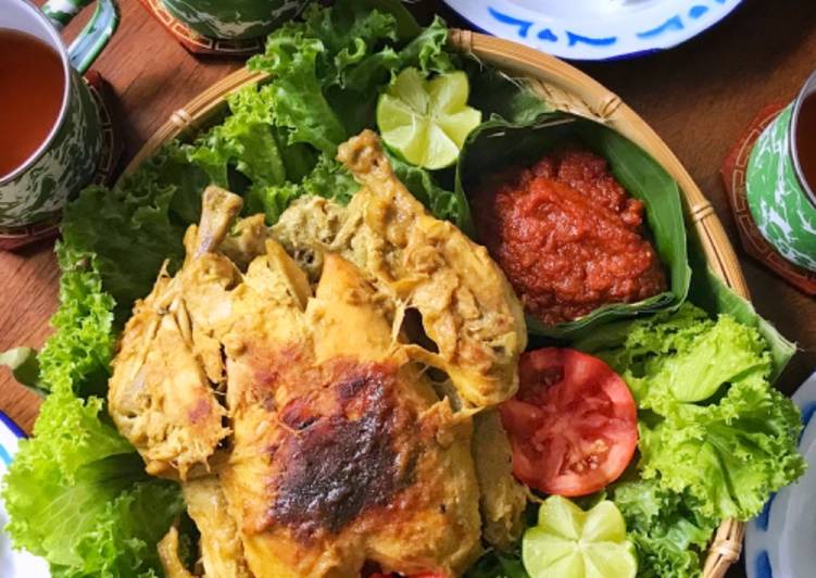 Detail Gambar Ayam Ingkung Nomer 48