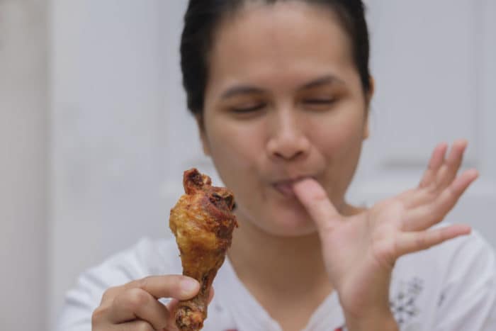 Detail Gambar Ayam Makan Nomer 18