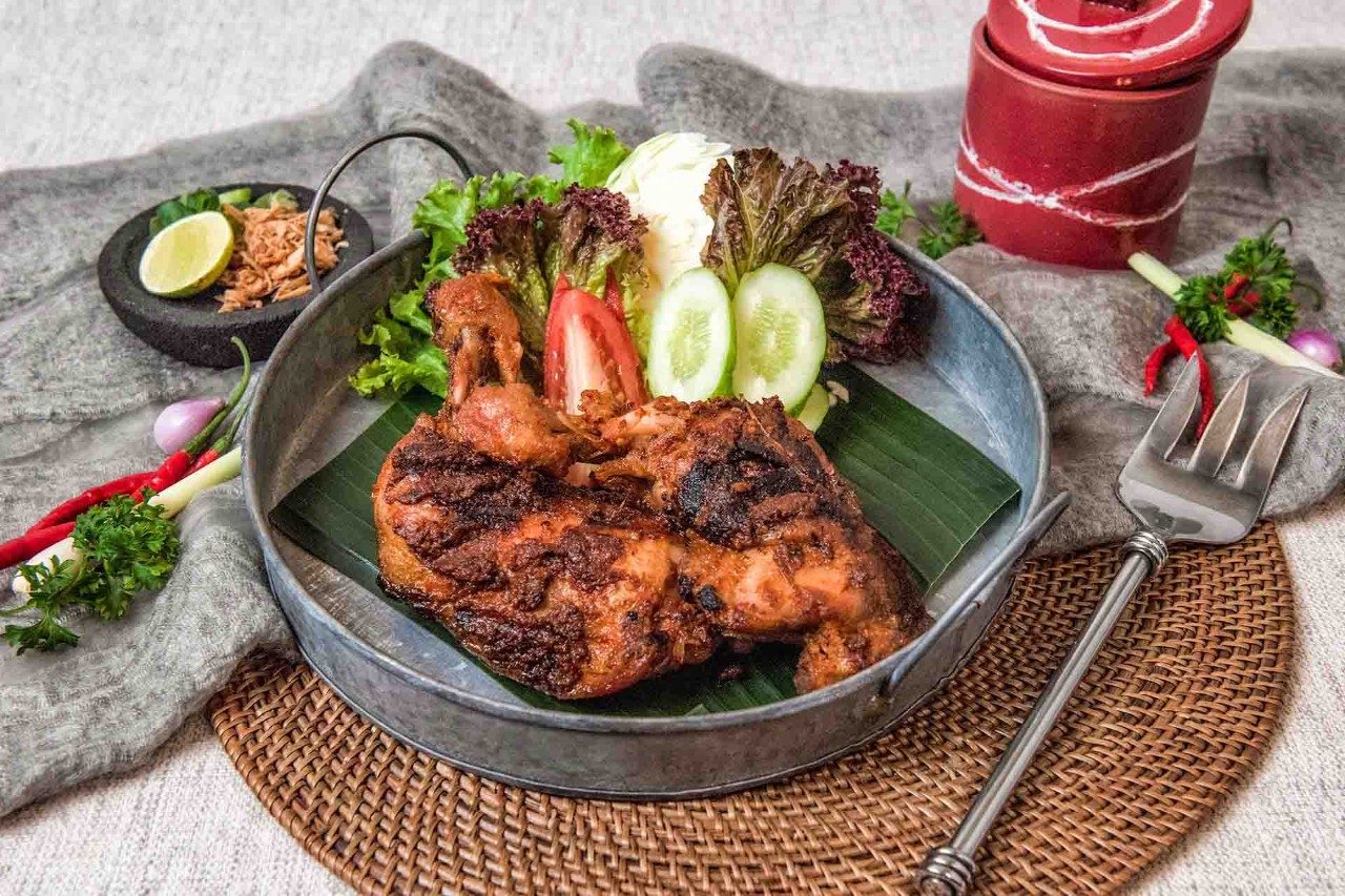 Detail Gambar Ayam Panggang Bumbu Rujak Nomer 29