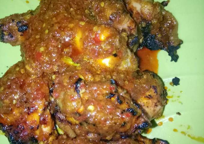 Detail Gambar Ayam Panggang Bumbu Rujak Nomer 37