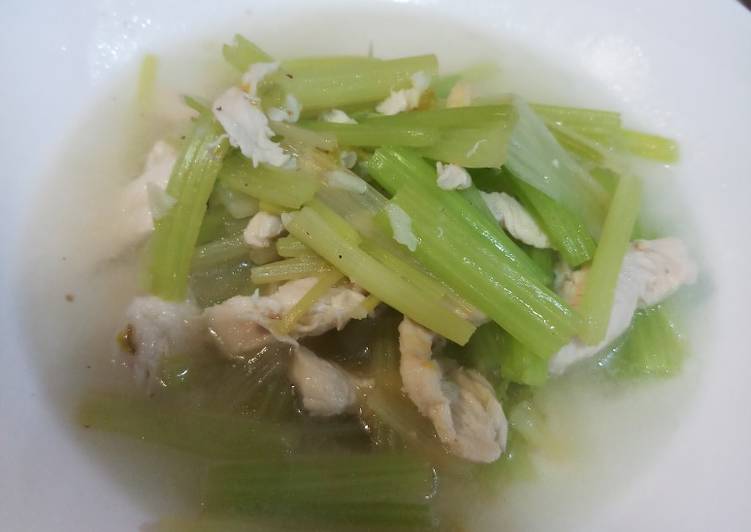 Detail Gambar Ayam Panggang Sayur Seledri Nomer 46