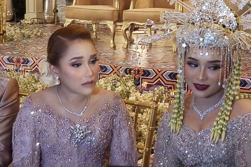 Detail Gambar Ayu Ting Ting Nomer 45