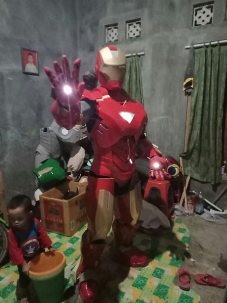 Download Gambar Badut Iron Man Nomer 7