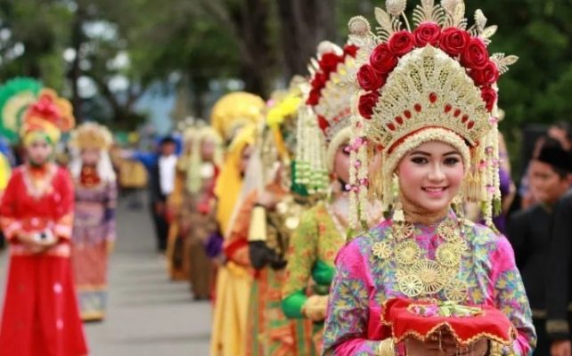 Detail Gambar Baju Adat Aceh Wanita Nomer 19