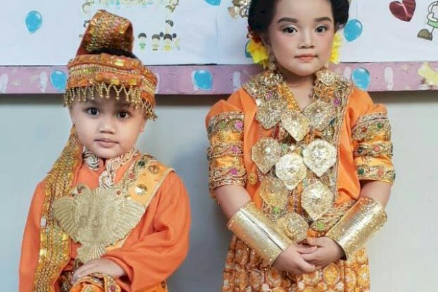 Detail Gambar Baju Adat Anak Anak Nomer 21