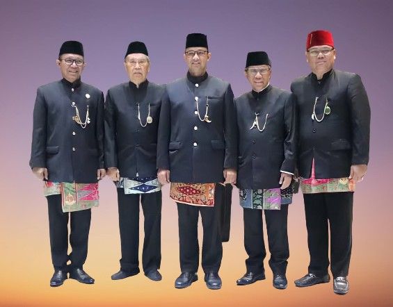 Detail Gambar Baju Adat Dki Jakarta Nomer 44