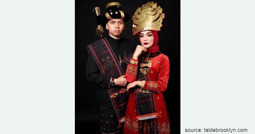 Detail Gambar Baju Adat Indonesia 33 Provinsi Nomer 19