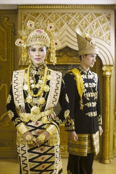 Detail Gambar Baju Adat Kalimantan Nomer 18