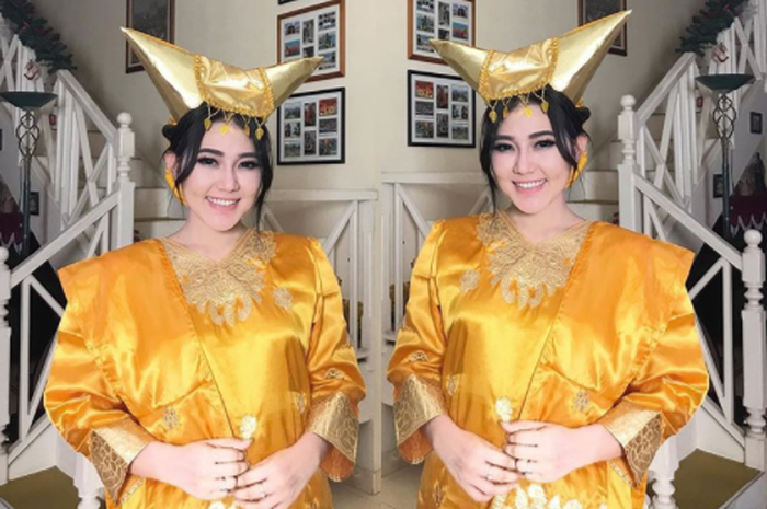 Detail Gambar Baju Adat Minangkabau Nomer 15