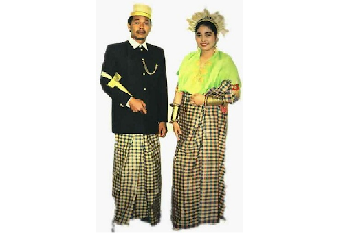 Detail Gambar Baju Adat Sulawesi Nomer 20