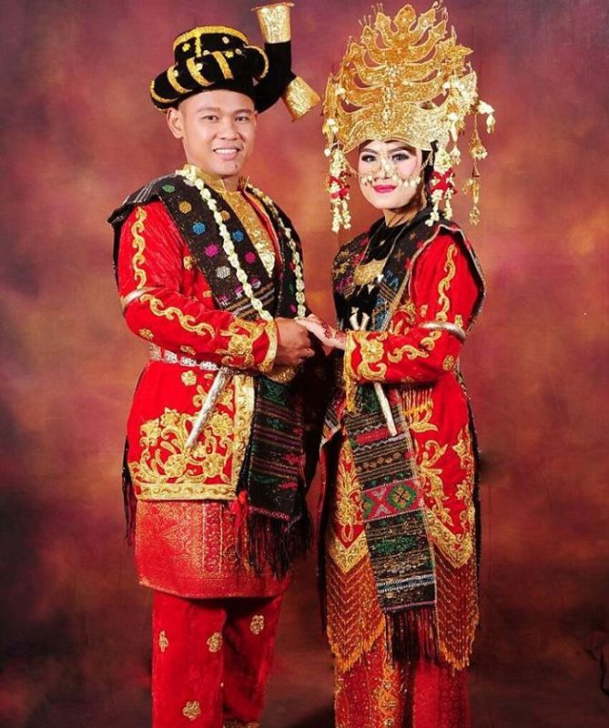 Detail Gambar Baju Adat Sumatera Utara Nomer 12