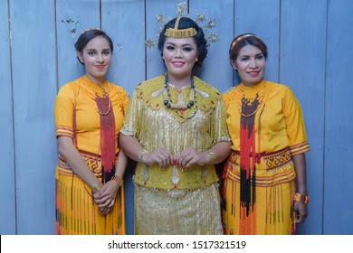 Detail Gambar Baju Adat Toraja Nomer 51