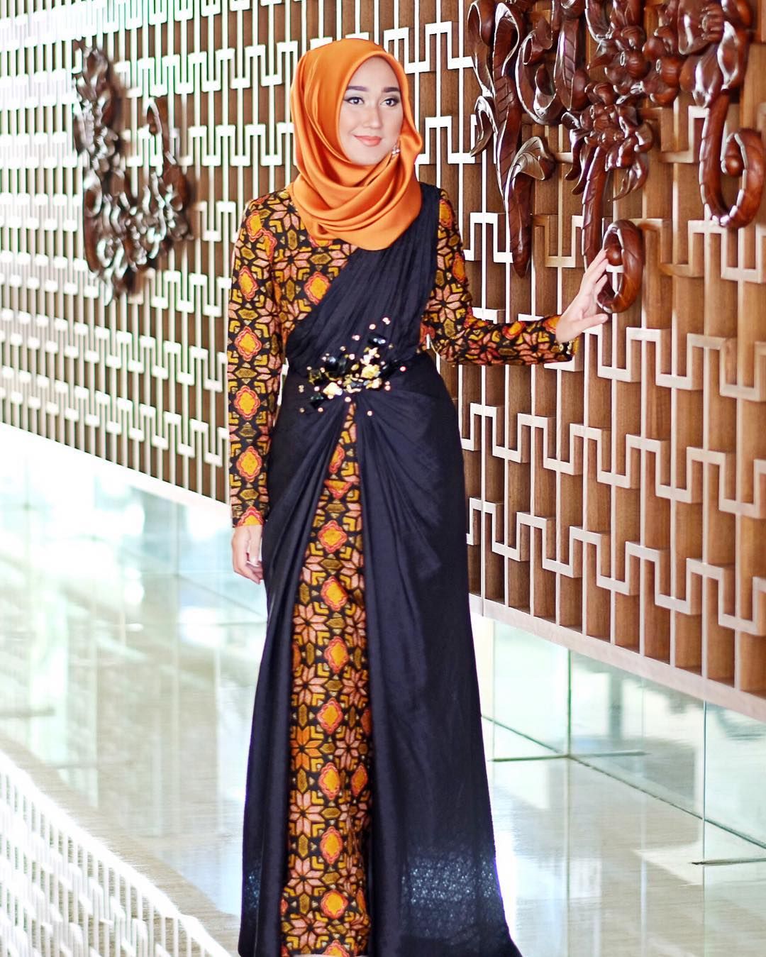 Detail Gambar Baju Batik Pesta Modern Nomer 21