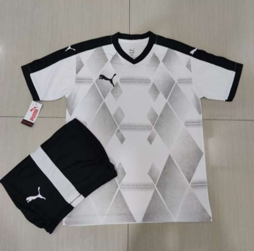 Detail Gambar Baju Bola Nomer 16