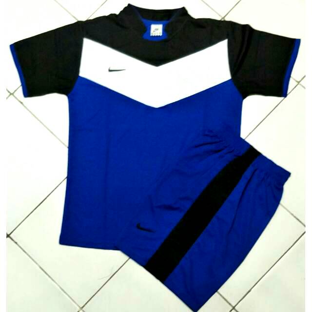 Detail Gambar Baju Bola Nomer 31