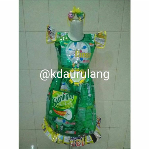 Detail Gambar Baju Dari Daur Ulang Nomer 25