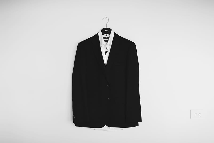 Detail Gambar Baju Digantung Black And White Nomer 40