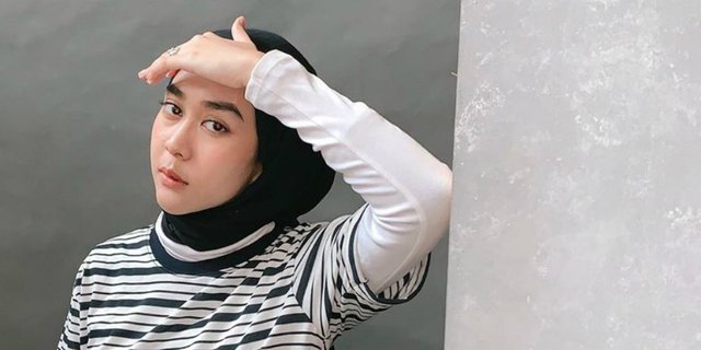 Detail Gambar Baju Hijab Simple Nomer 28