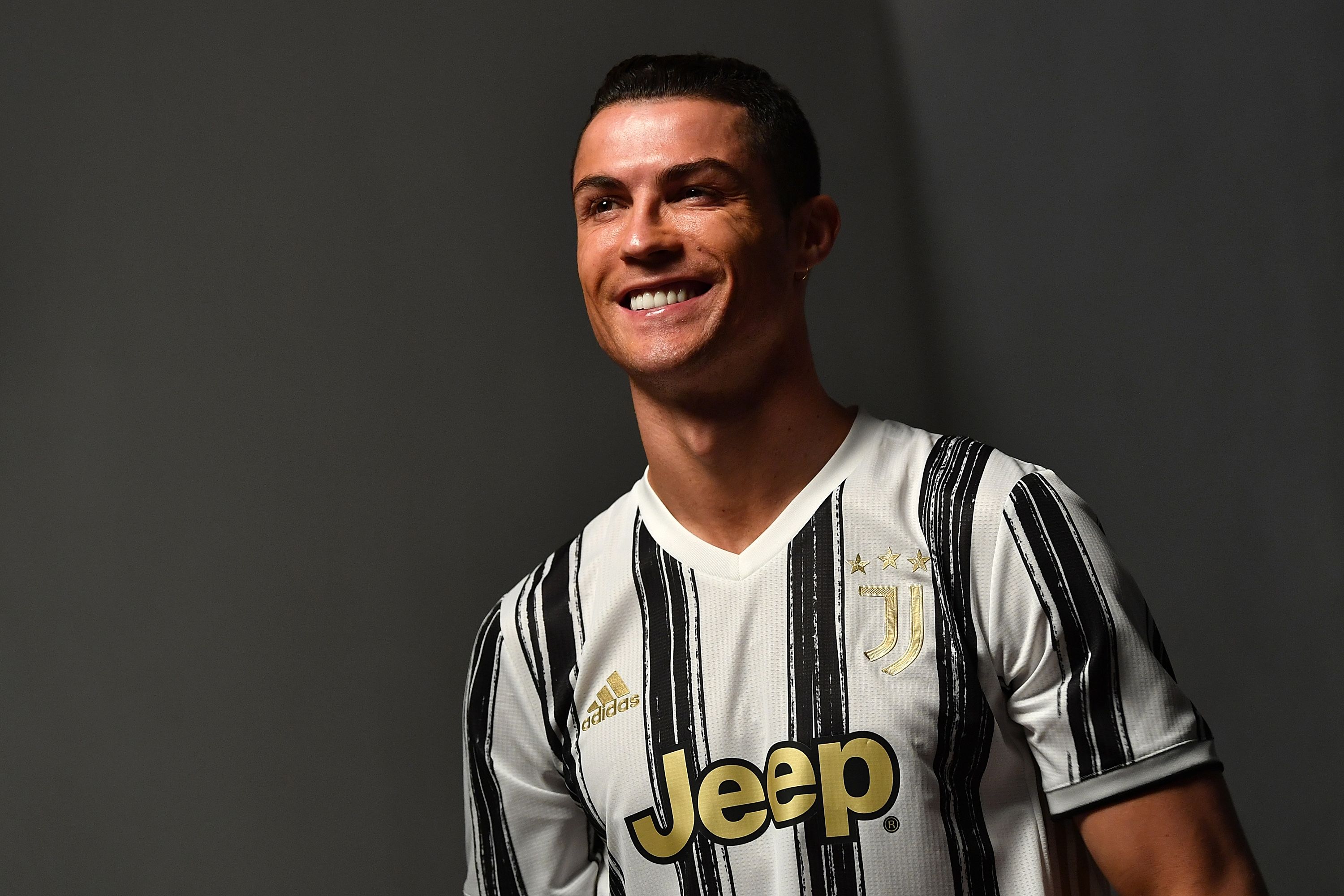 Detail Gambar Baju Juventus Terbaru Nomer 34