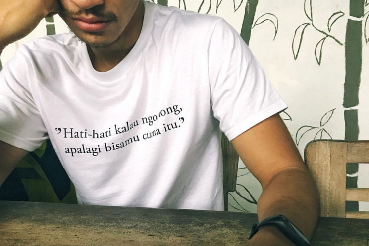 Detail Gambar Baju Kaus Yang Ada Tulisan Instagram Nomer 48