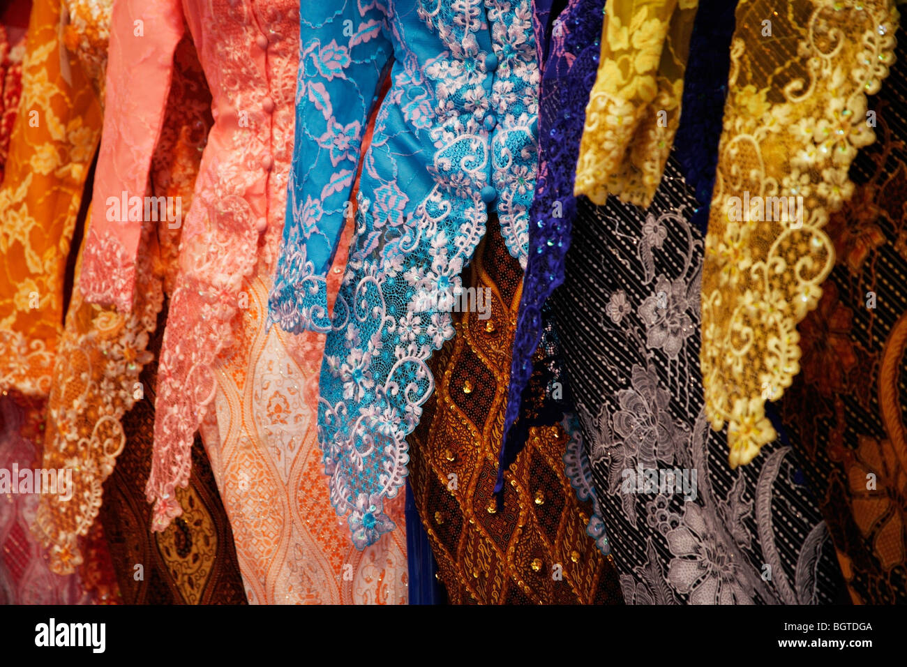 Detail Gambar Baju Kebaya Nomer 12