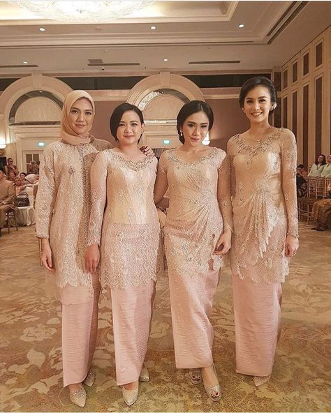 Detail Gambar Baju Kebaya Brokat Nomer 23