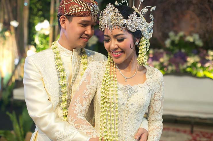 Detail Gambar Baju Kebaya Jawa Barat Nomer 7