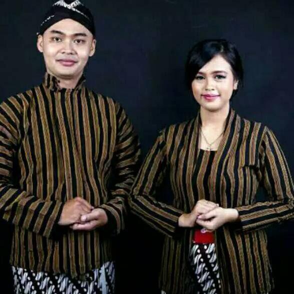 Detail Gambar Baju Kebaya Jawa Timur Koleksi Nomer 9