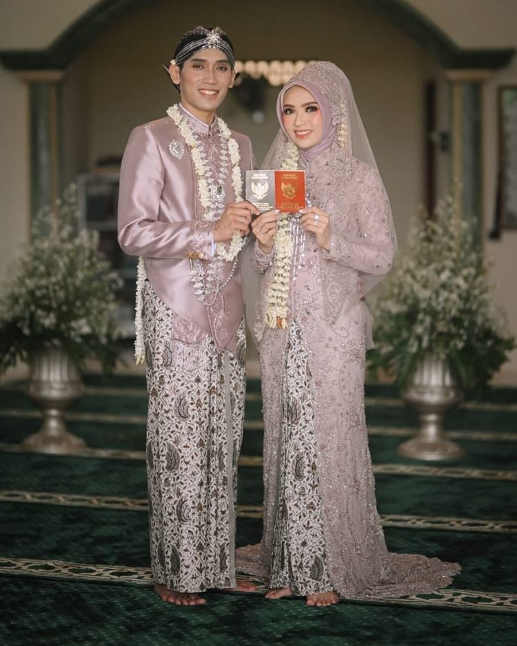 Detail Gambar Baju Kebaya Nikah Nomer 33