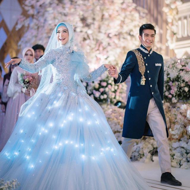 Detail Gambar Baju Penganten Nomer 3