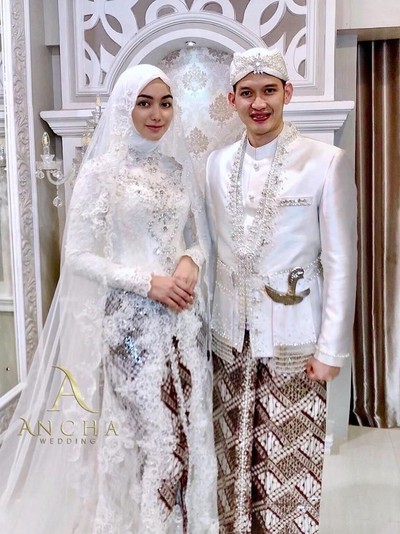 Detail Gambar Baju Penganten Nomer 8