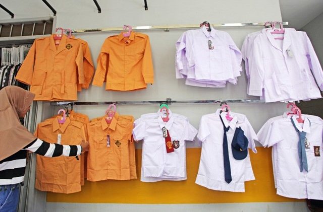 Detail Gambar Baju Sekolah Nomer 34