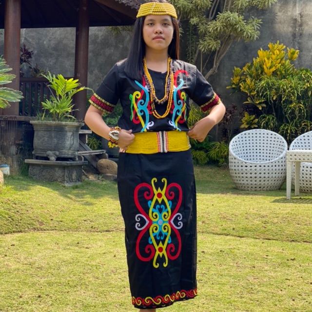 Detail Gambar Baju Suku Dayak Nomer 31