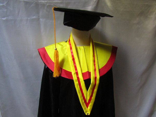 Detail Gambar Baju Toga Wisuda Nomer 36