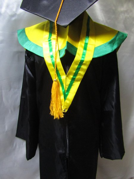 Detail Gambar Baju Toga Wisuda Nomer 47