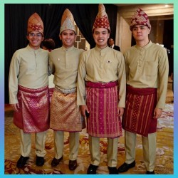 Detail Gambar Baju Tradisional Malaysia Nomer 25
