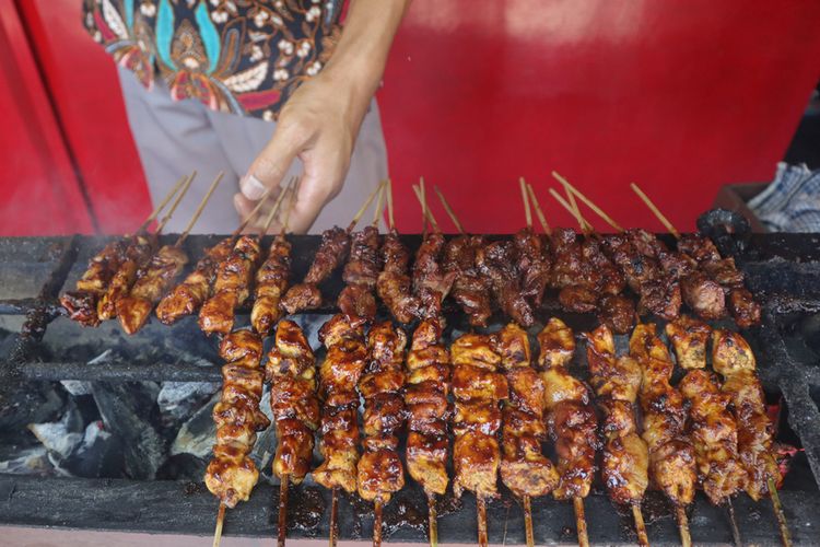 Detail Gambar Bakar Sate Nomer 15