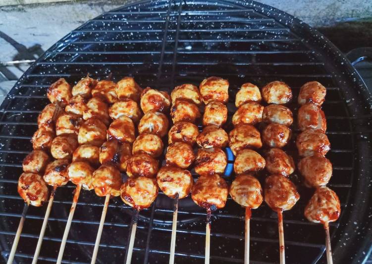 Detail Gambar Bakso Bakar Dan Sosis Bakar Nomer 17