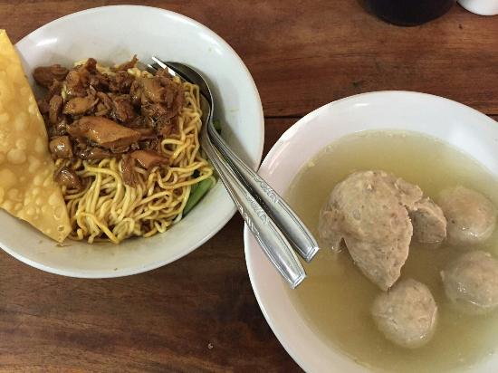 Detail Gambar Bakso Dan Mie Ayam Nomer 40