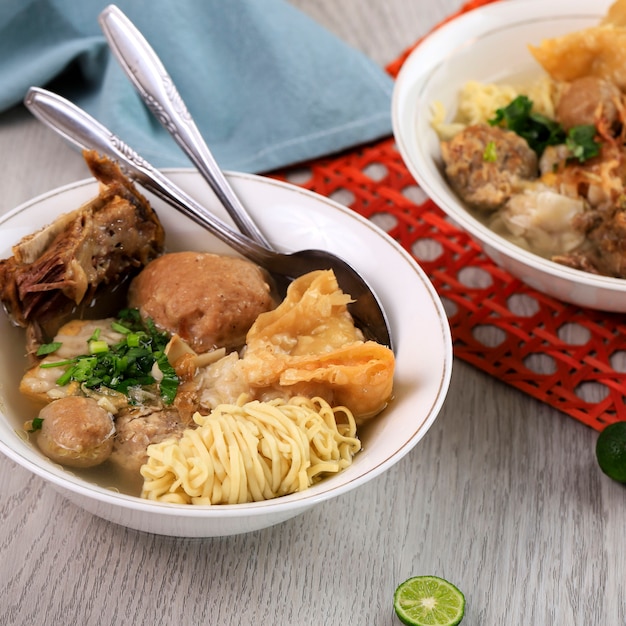 Detail Gambar Bakso Malang Komplit Nomer 28