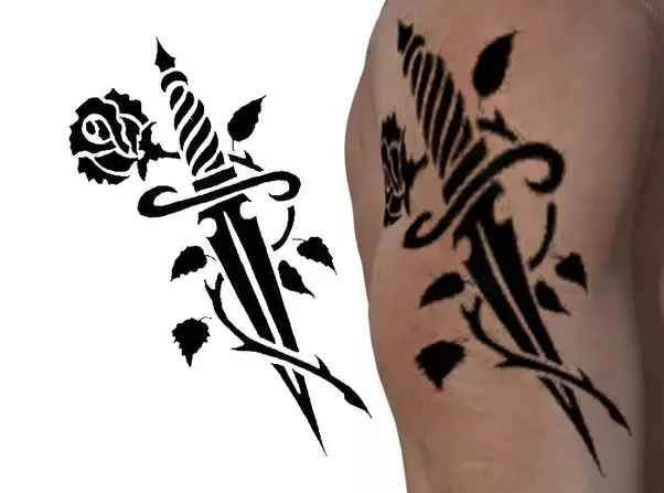 Detail Tattoo Auf Der Hand Mann Nomer 16