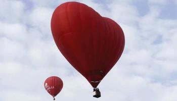 Detail Gambar Balon Udara Orang Antri Kartun Nomer 51