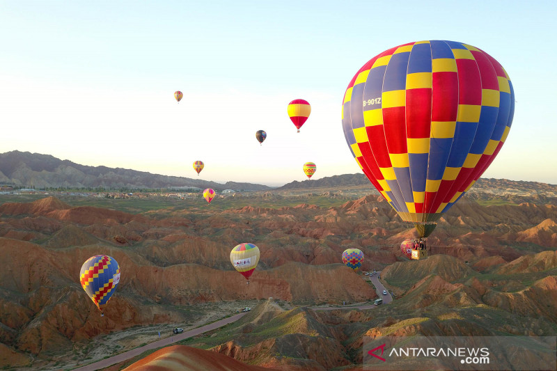 Detail Gambar Balon Udara Untuk Diwarnai Nomer 29