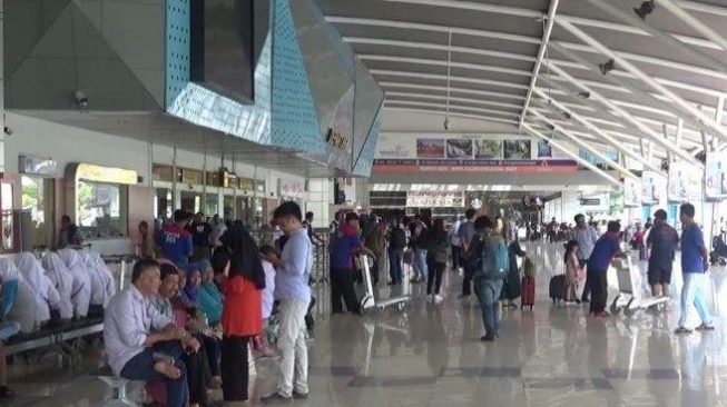 Detail Gambar Bandara Sultan Hasanuddin Nomer 18