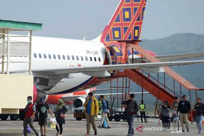 Detail Gambar Bandara Sultan Hasanuddin Nomer 36